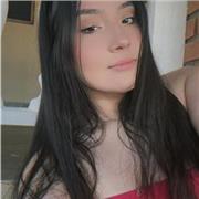 Dou aula de inglês para todas as idades. Tenho experiência no ensino bilíngue e sou estudante de pedagogia. Formada em inglês